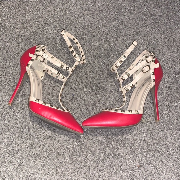 COPY - Red rock stud pointy toe heels - Picture 1 of 10